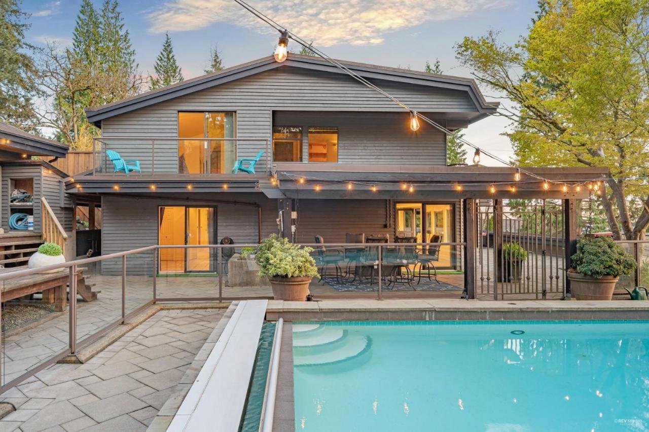 Seymour Private Bedroom, Ensuite Bathroom With Shared Pool, Hot Tub With Views North Vancouver Exterior photo