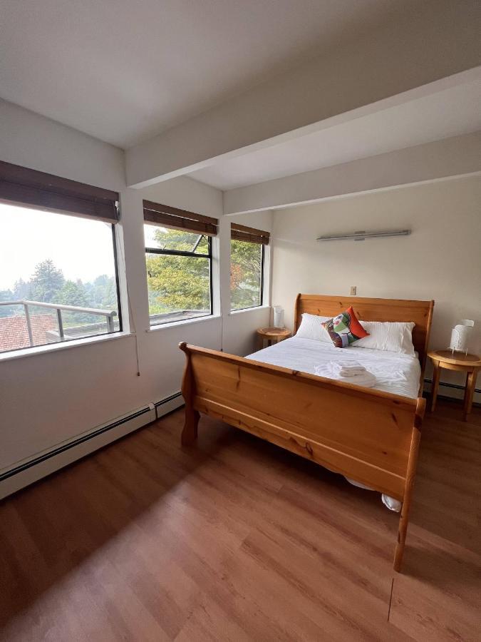 Seymour Private Bedroom, Ensuite Bathroom With Shared Pool, Hot Tub With Views North Vancouver Exterior photo
