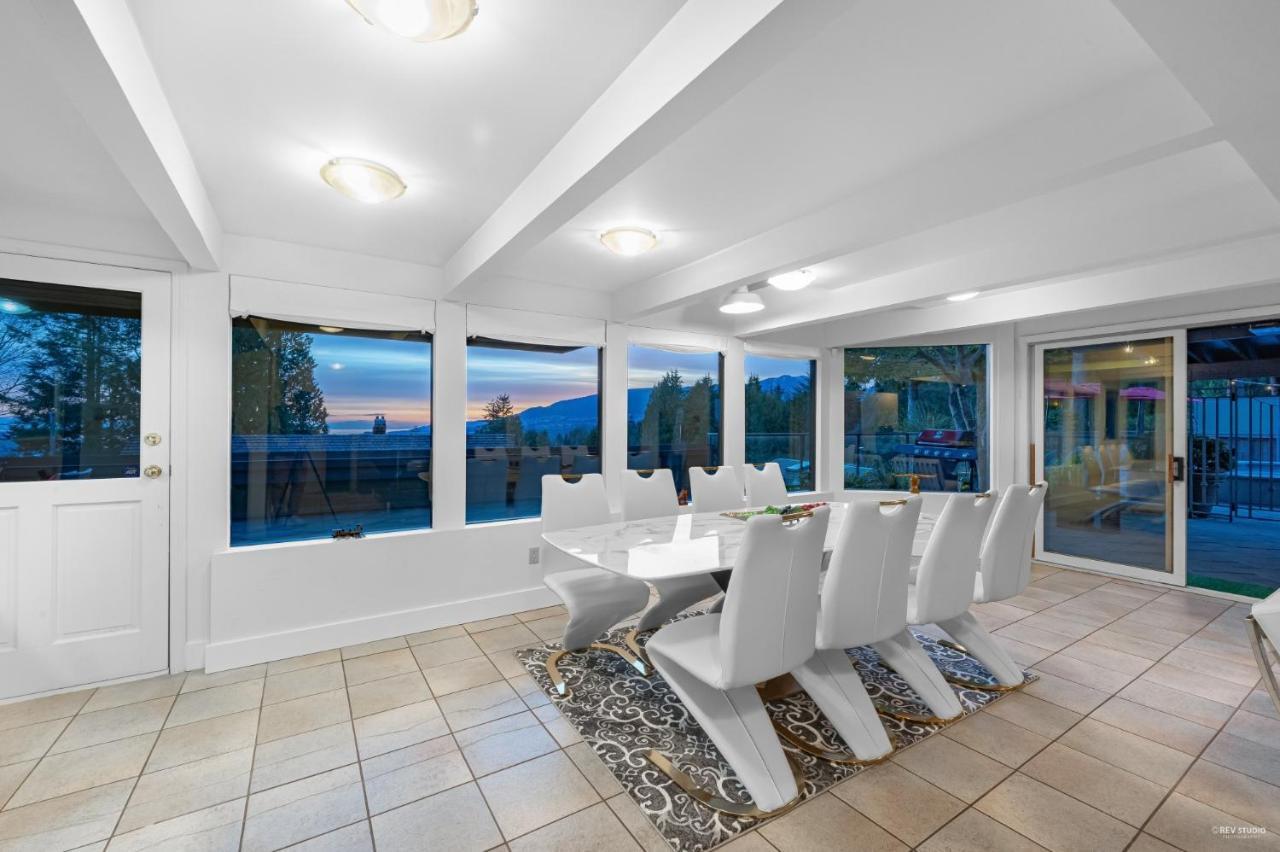 Seymour Private Bedroom, Ensuite Bathroom With Shared Pool, Hot Tub With Views North Vancouver Exterior photo