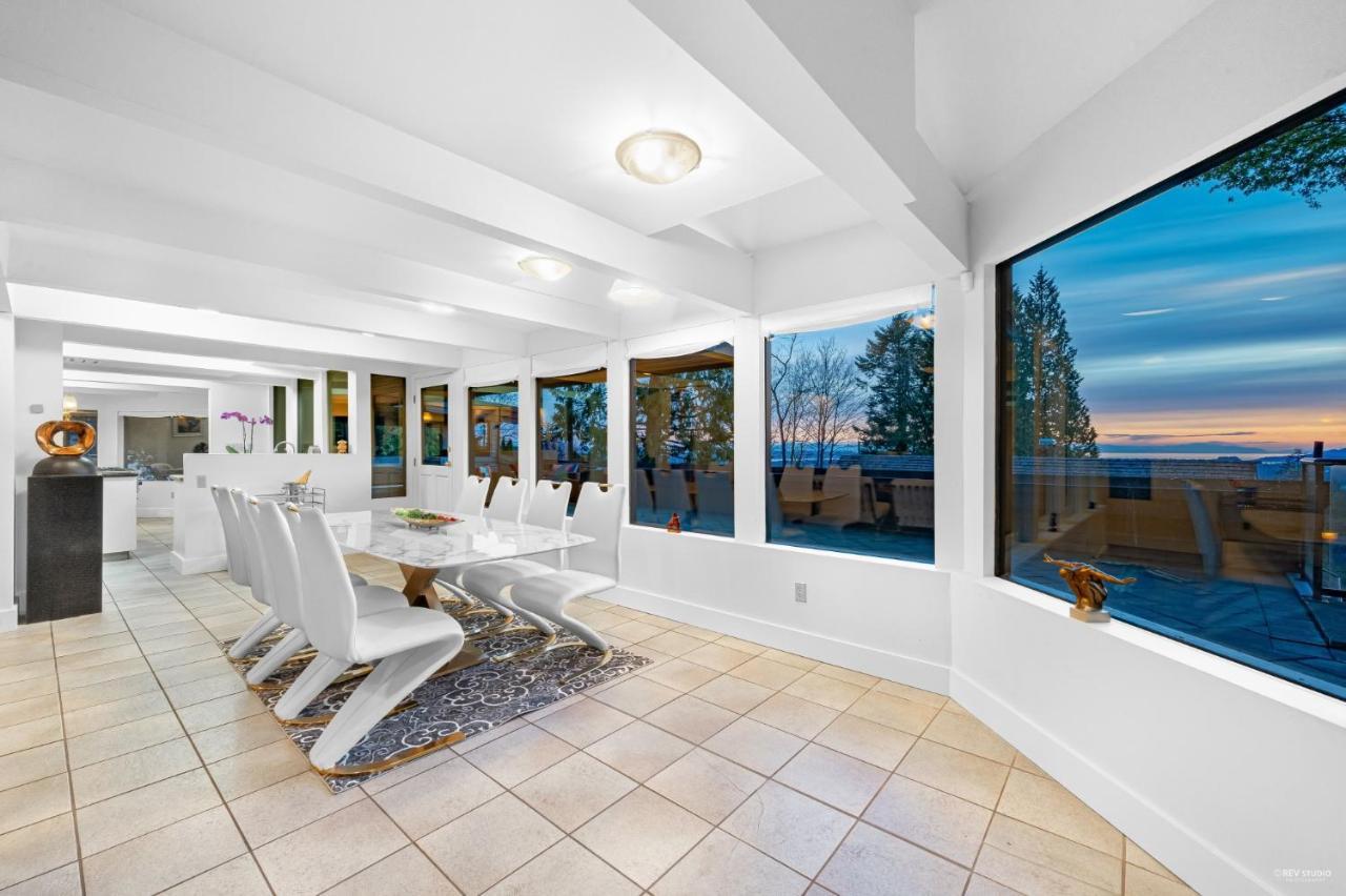 Seymour Private Bedroom, Ensuite Bathroom With Shared Pool, Hot Tub With Views North Vancouver Exterior photo