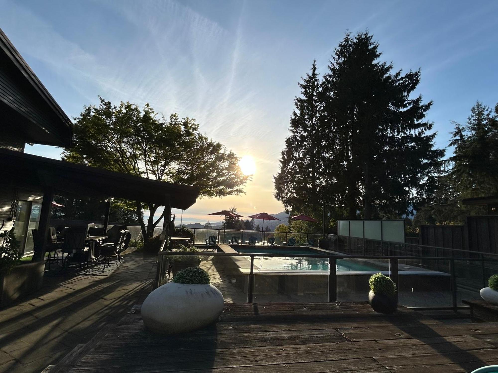 Seymour Private Bedroom, Ensuite Bathroom With Shared Pool, Hot Tub With Views North Vancouver Exterior photo