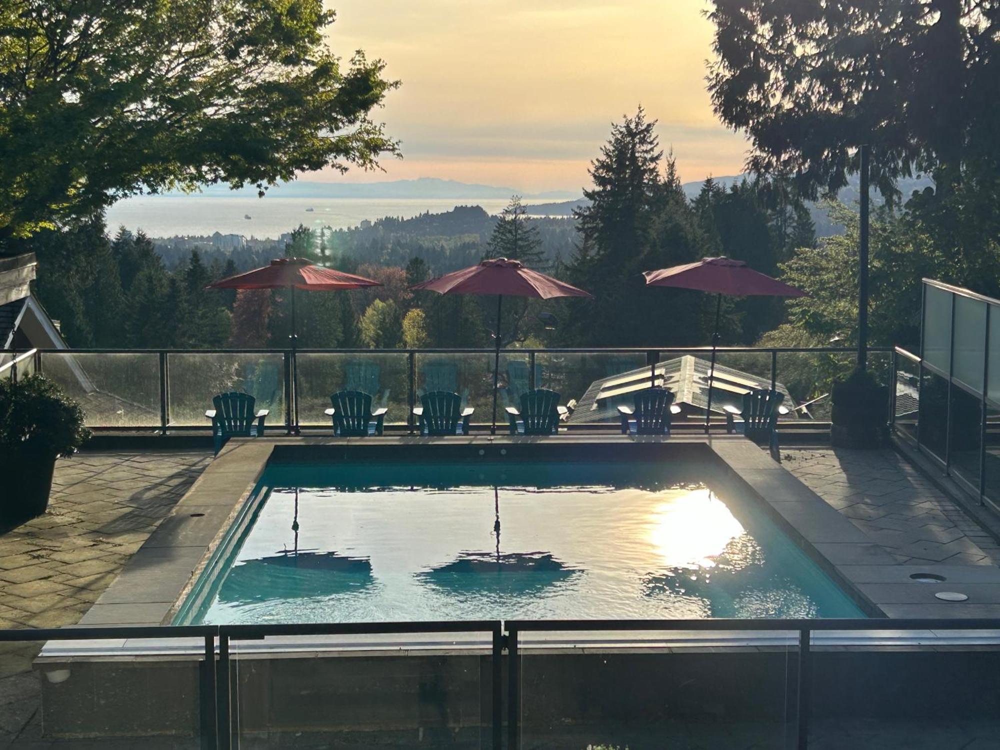 Seymour Private Bedroom, Ensuite Bathroom With Shared Pool, Hot Tub With Views North Vancouver Exterior photo