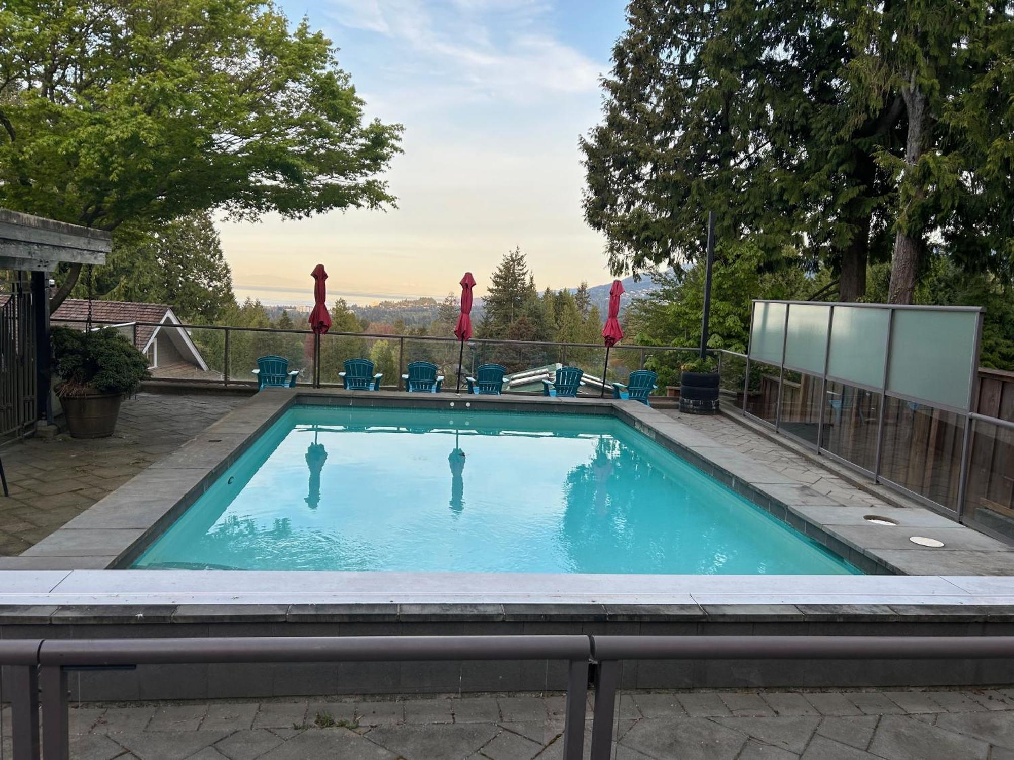 Seymour Private Bedroom, Ensuite Bathroom With Shared Pool, Hot Tub With Views North Vancouver Exterior photo