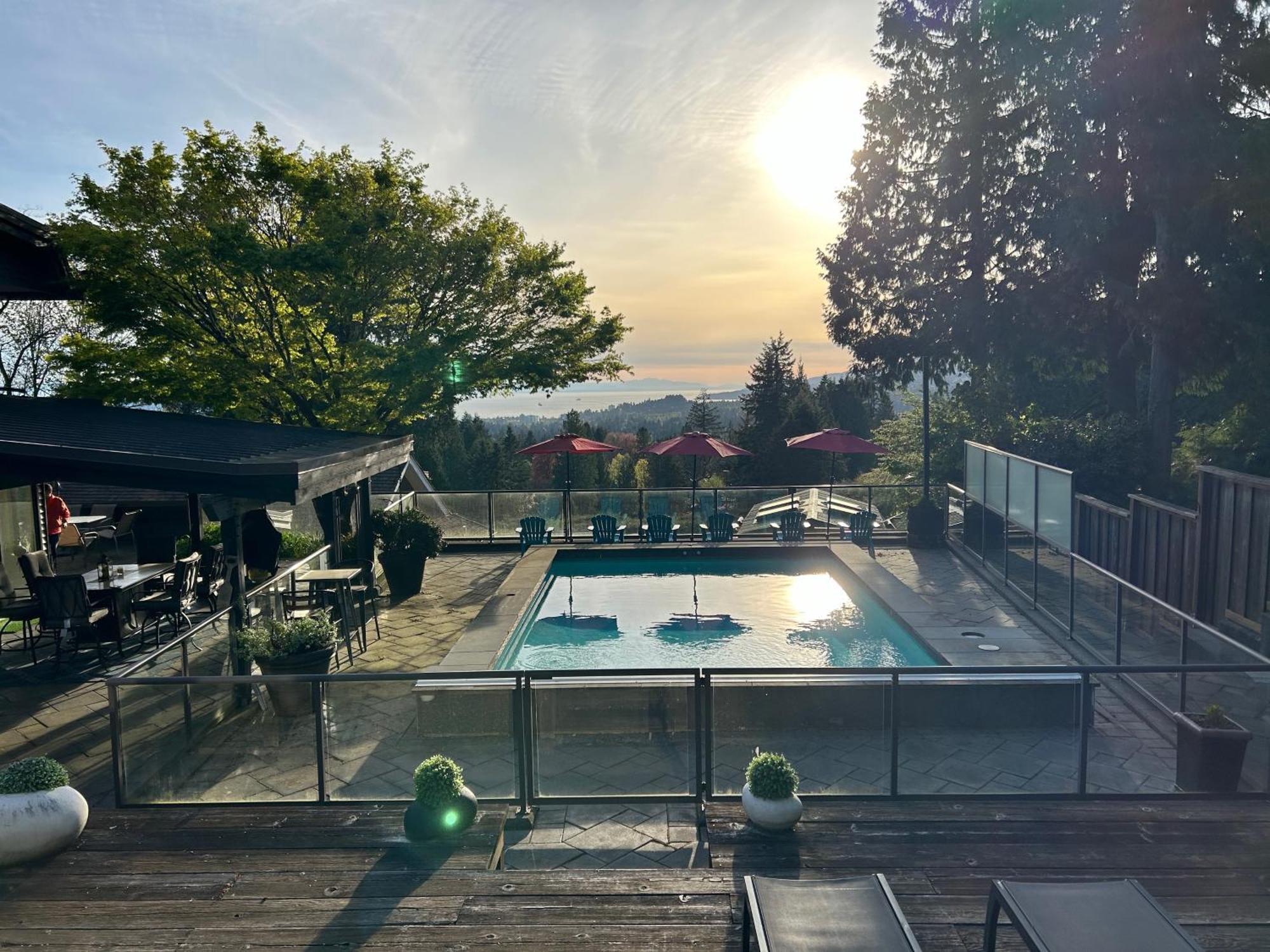 Seymour Private Bedroom, Ensuite Bathroom With Shared Pool, Hot Tub With Views North Vancouver Exterior photo