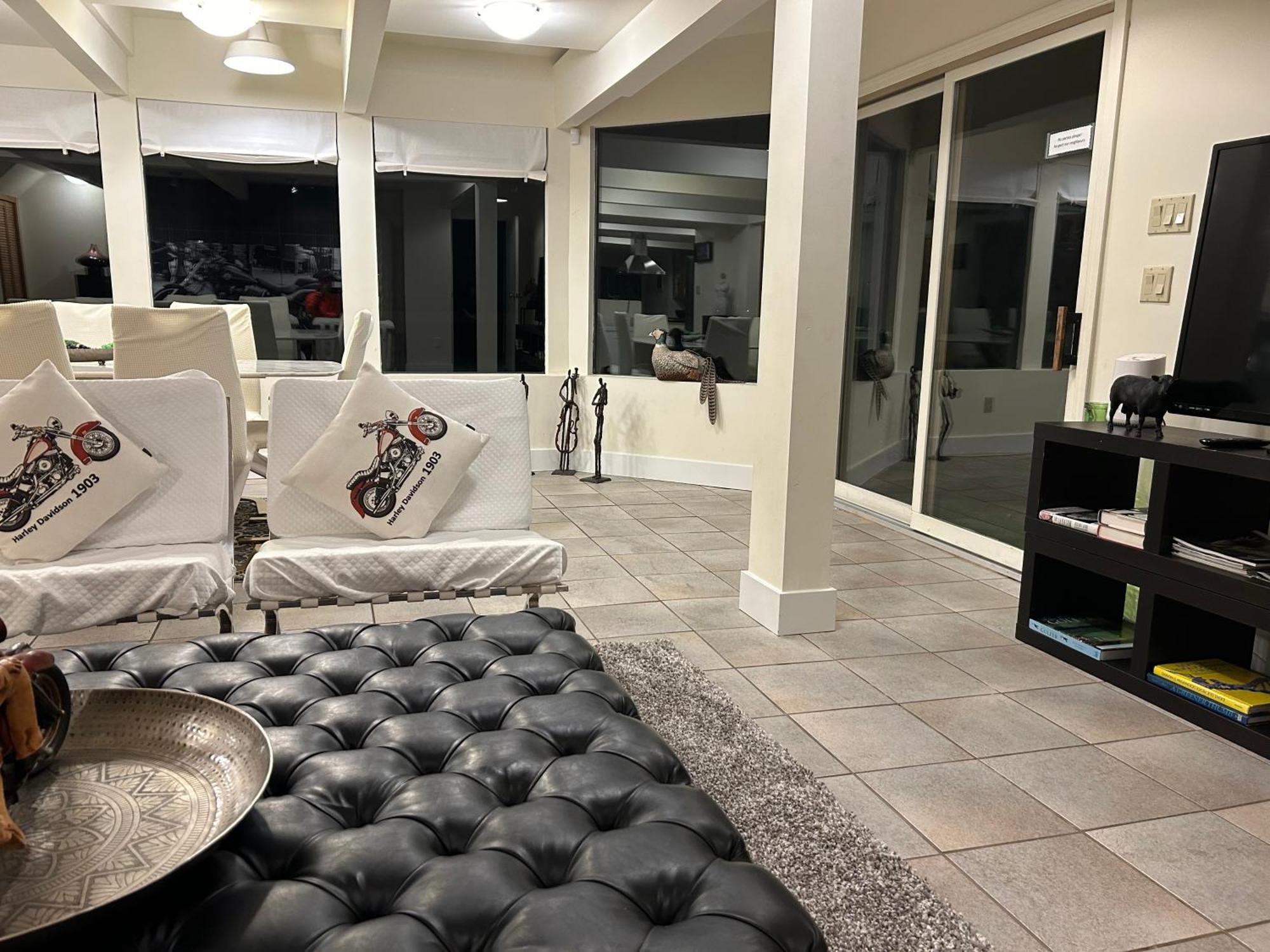 Seymour Private Bedroom, Ensuite Bathroom With Shared Pool, Hot Tub With Views North Vancouver Exterior photo