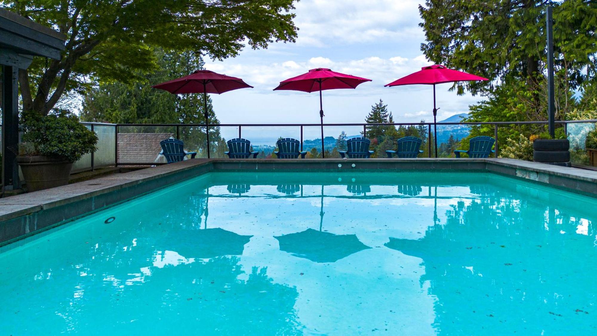 Seymour Private Bedroom, Ensuite Bathroom With Shared Pool, Hot Tub With Views North Vancouver Exterior photo